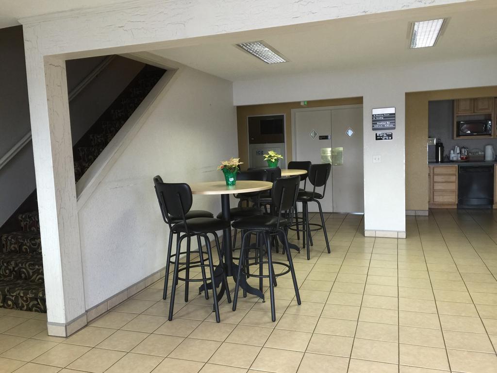 Americas Best Value Inn & Suites - Bluffton Esterno foto