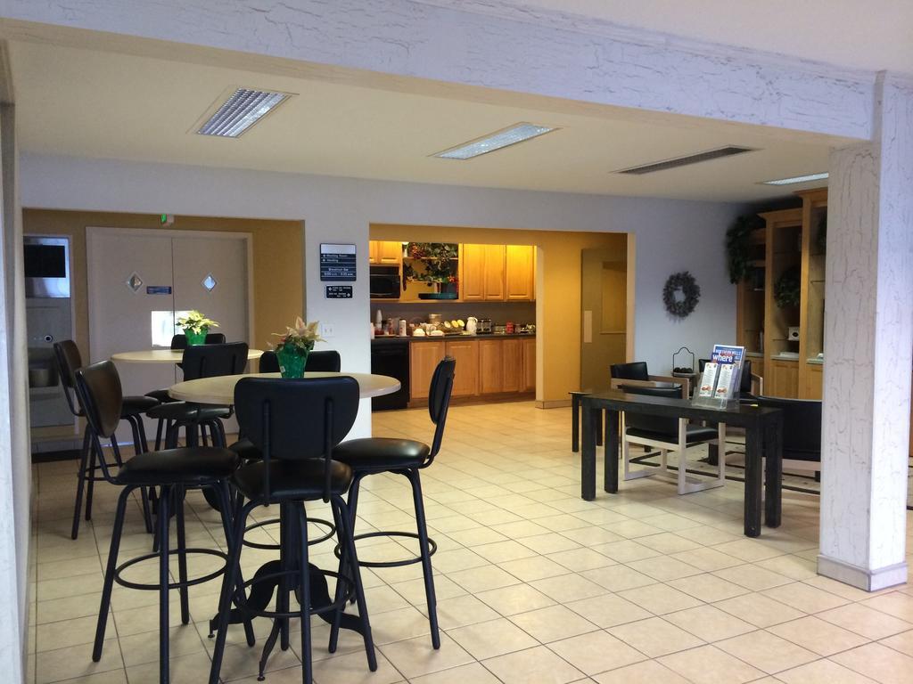 Americas Best Value Inn & Suites - Bluffton Esterno foto