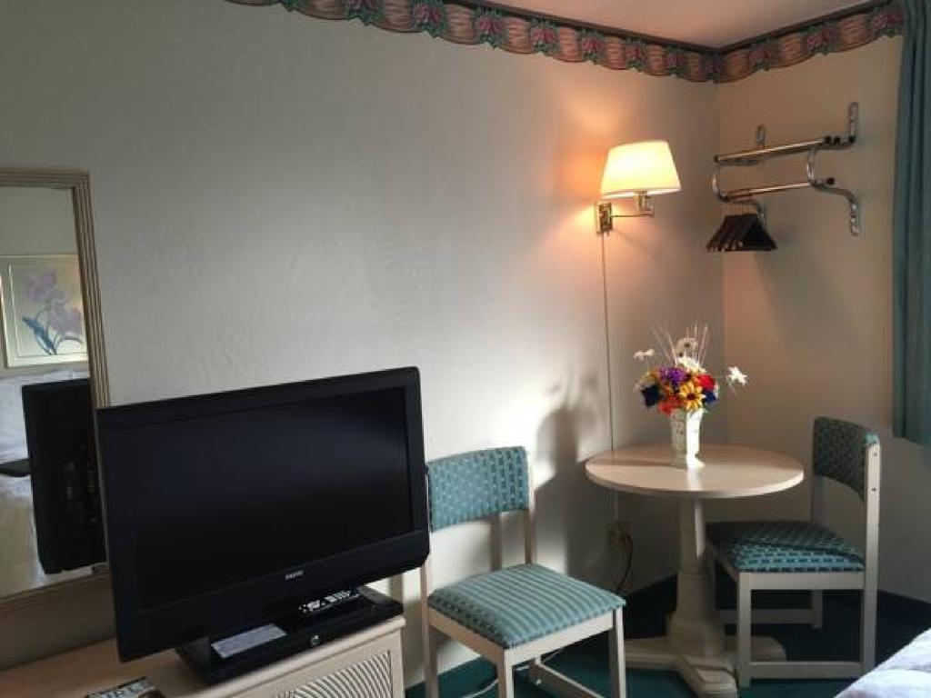 Americas Best Value Inn & Suites - Bluffton Esterno foto