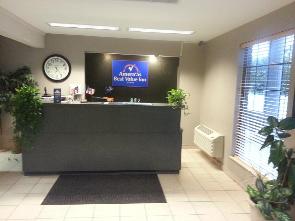 Americas Best Value Inn & Suites - Bluffton Esterno foto