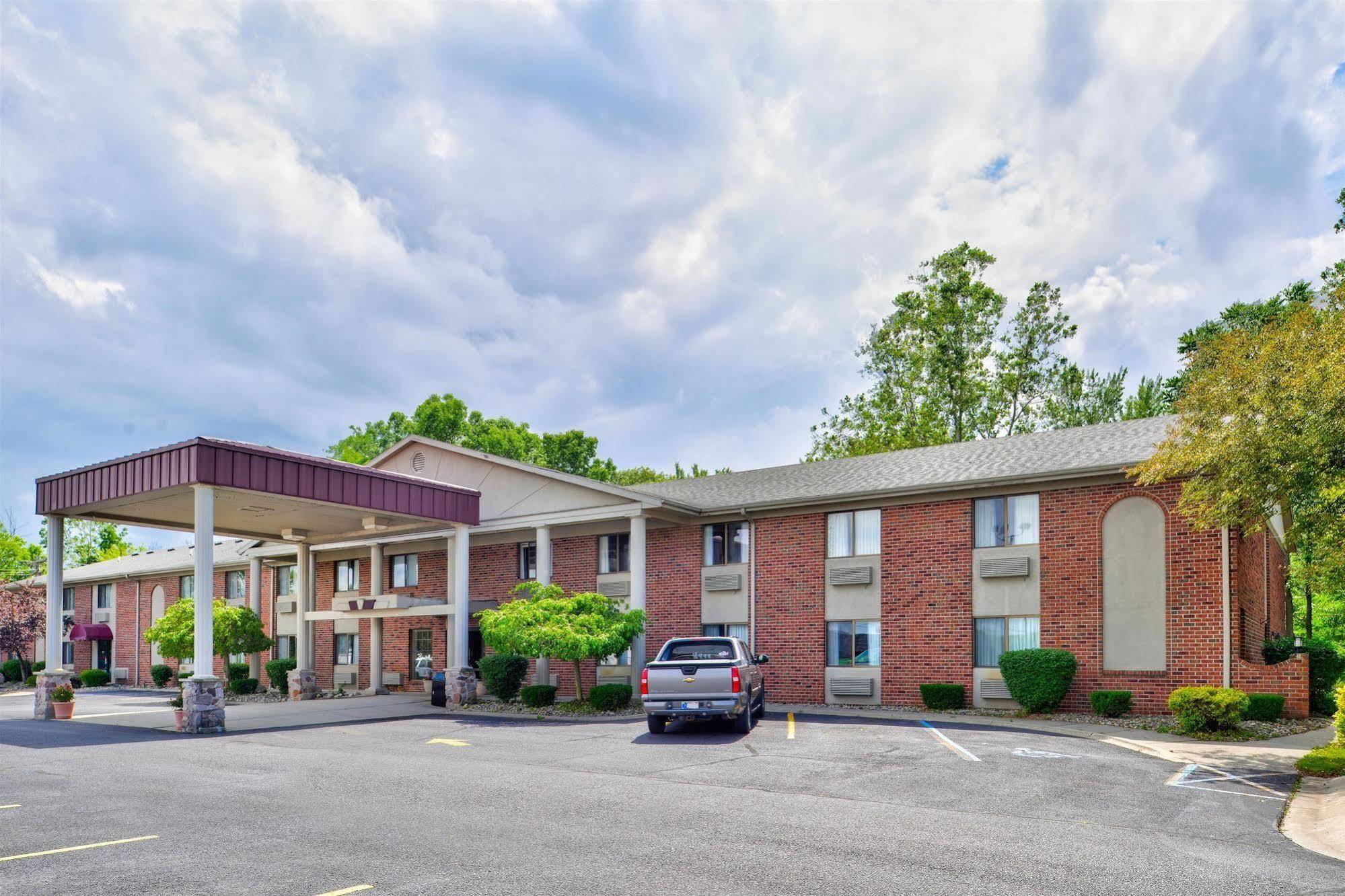 Americas Best Value Inn & Suites - Bluffton Esterno foto