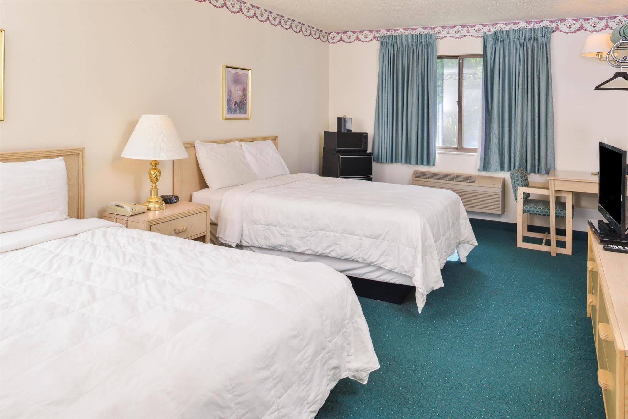 Americas Best Value Inn & Suites - Bluffton Esterno foto