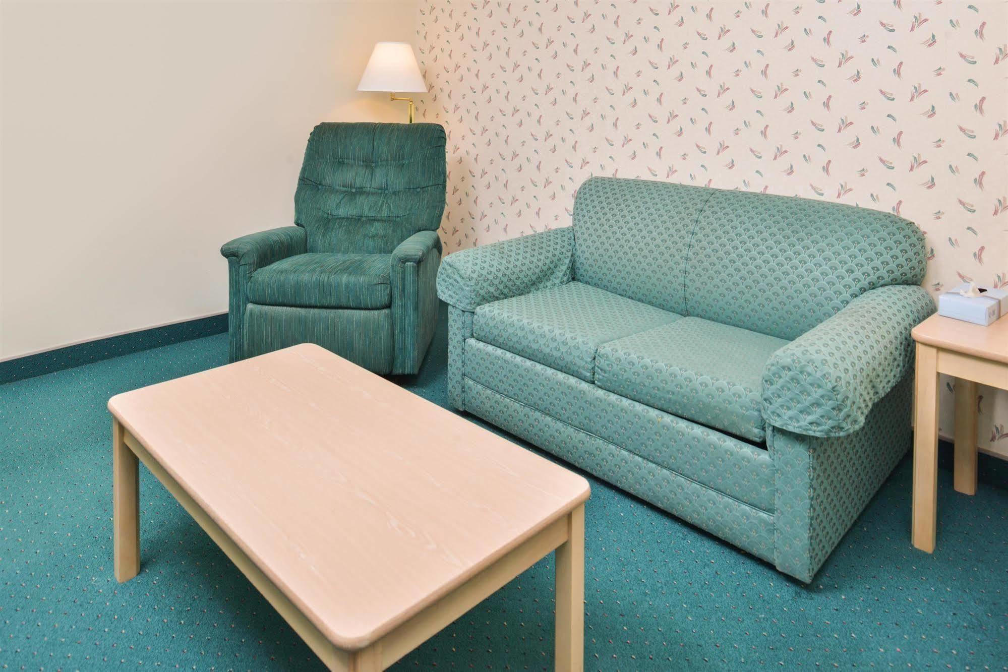 Americas Best Value Inn & Suites - Bluffton Esterno foto