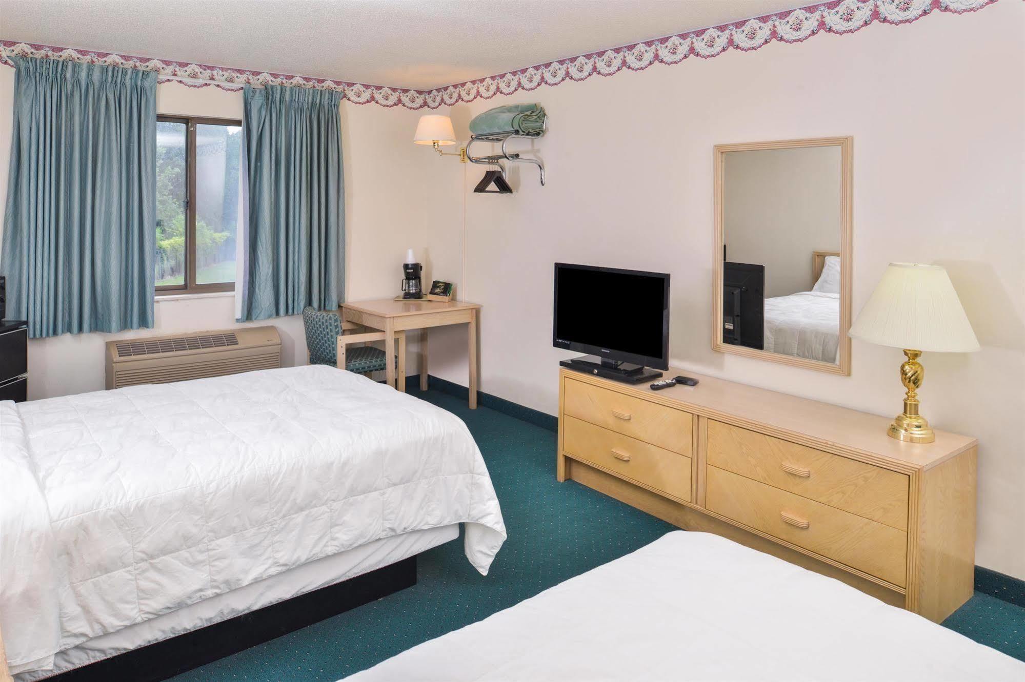 Americas Best Value Inn & Suites - Bluffton Esterno foto