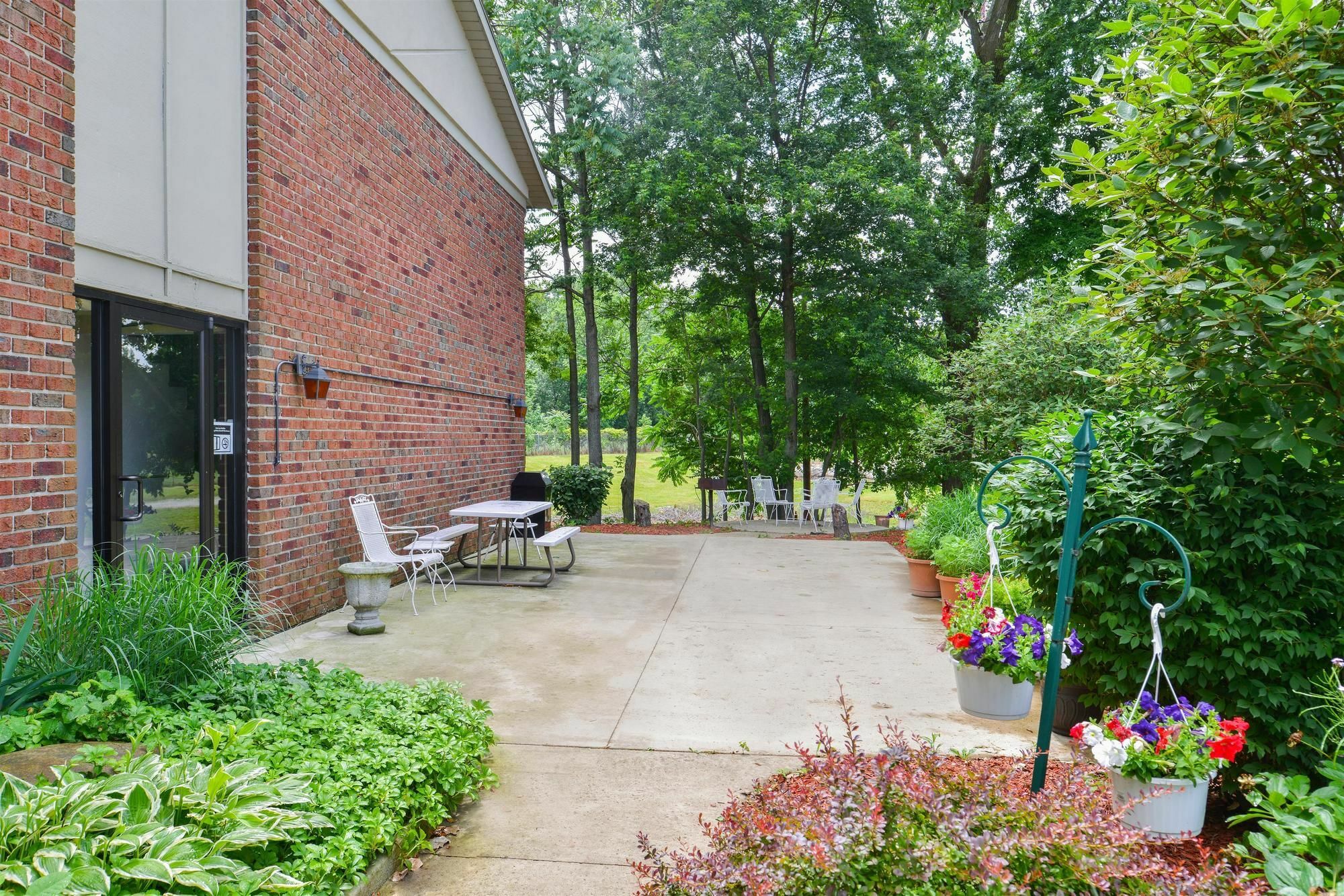 Americas Best Value Inn & Suites - Bluffton Esterno foto